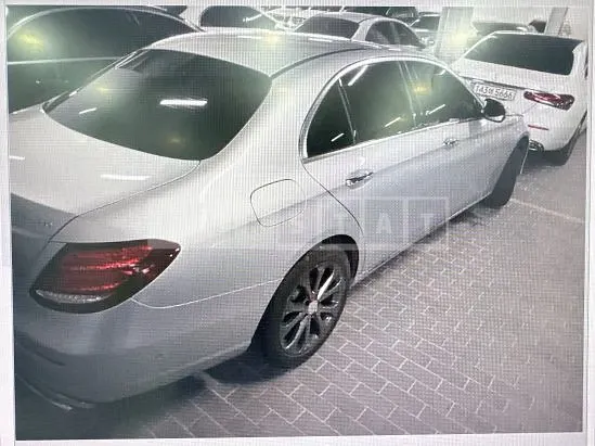 Photo 2 of 14: 2017 Mercedes-Benz E 200, VIN WDDZF4CB9HA138397 — Korean insurance auction