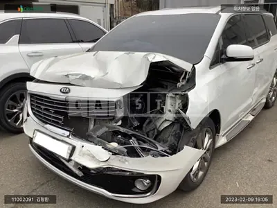 Photo 1 of 10: 2017 Kia Carnival, VIN KNAME81ABJS349056 — Korean insurance auction