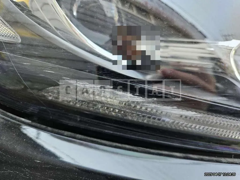 Photo 2 of 3: 2019 Kia (parts) Sorento Headlamp — Korean insurance auction
