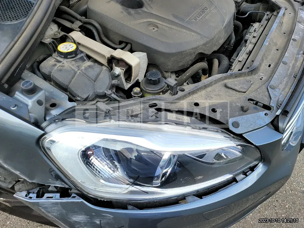 Photo 2 of 23: 2017 Volvo XC60 D3, VIN YV1DZARBDH2169399 — Korean insurance auction