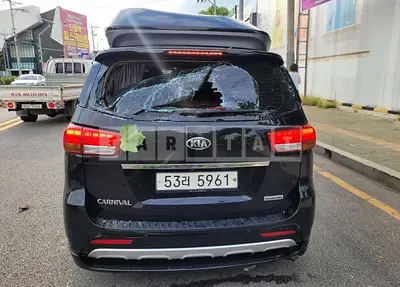 Photo 1 of 21: 2018 Kia Carnival, VIN KNAME81ABJS421510 — Korean insurance auction