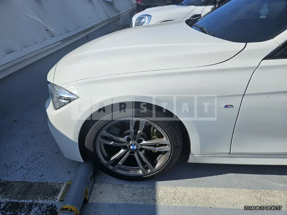 Photo 2 of 12: 2018 BMW 320d — Korean insurance auction