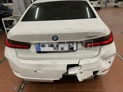 Photo 1 of 46: 2022 BMW 320i — Korean insurance auction