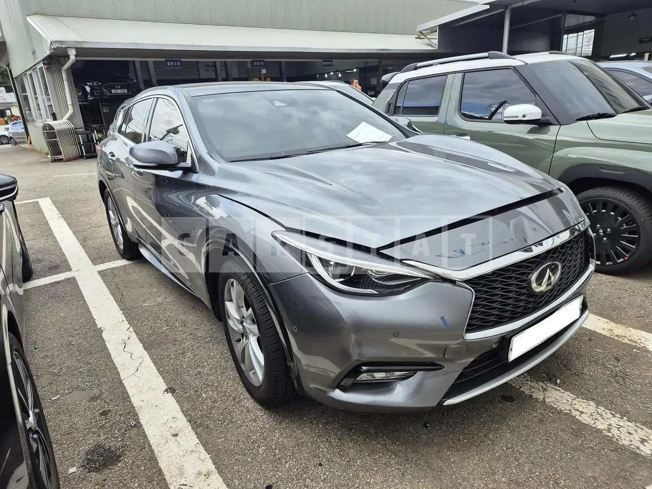 Photo 2 of 20: 2019 Infiniti Q30, VIN SJKCH53E0KA013500 — Korean insurance auction