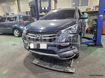 Photo 1 of 28: 2016 Hyundai Santa Fe 2.0, VIN KMHSW81UBGU644422 — Korean insurance auction