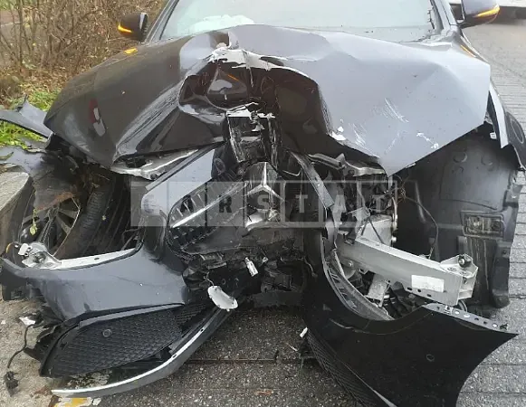 Photo 2 of 14: 2021 Mercedes-Benz E250, VIN W1KZF4FB7MA939030 — Korean insurance auction