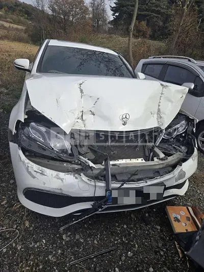 Photo 1 of 5: 2017 Mercedes-Benz E300 4Matic — Korean insurance auction