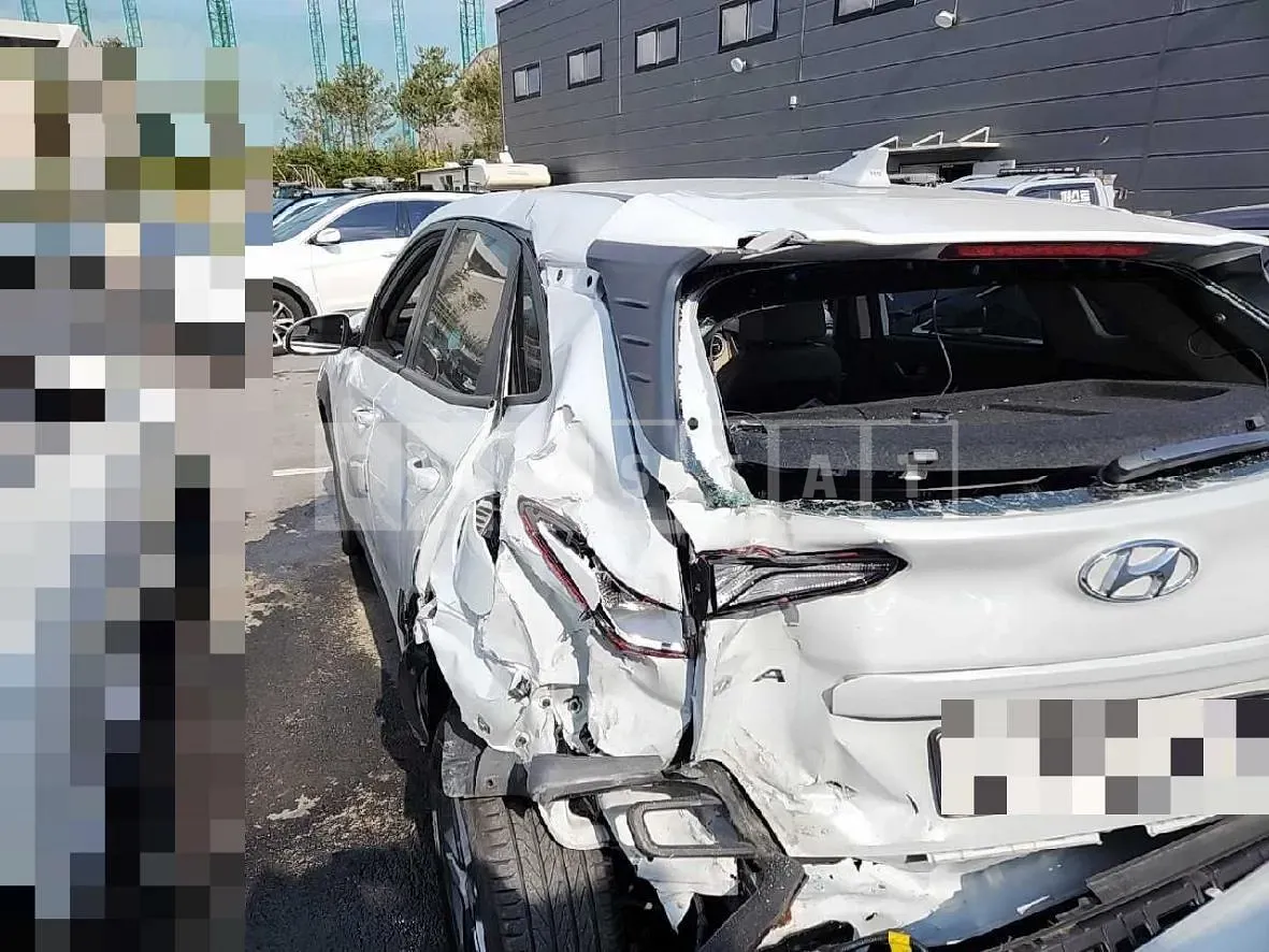 Photo 2 of 15: 2019 Hyundai Kona 1.6, VIN KMHK4815GKU365284 — Korean insurance auction