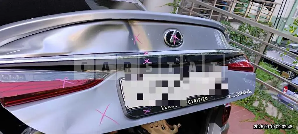 Photo 2 of 25: 2023 Lexus ES300h — Korean insurance auction
