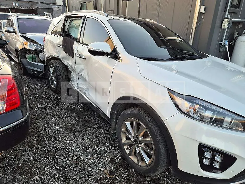 Photo 2 of 27: 2016 Kia Sorento — Korean insurance auction