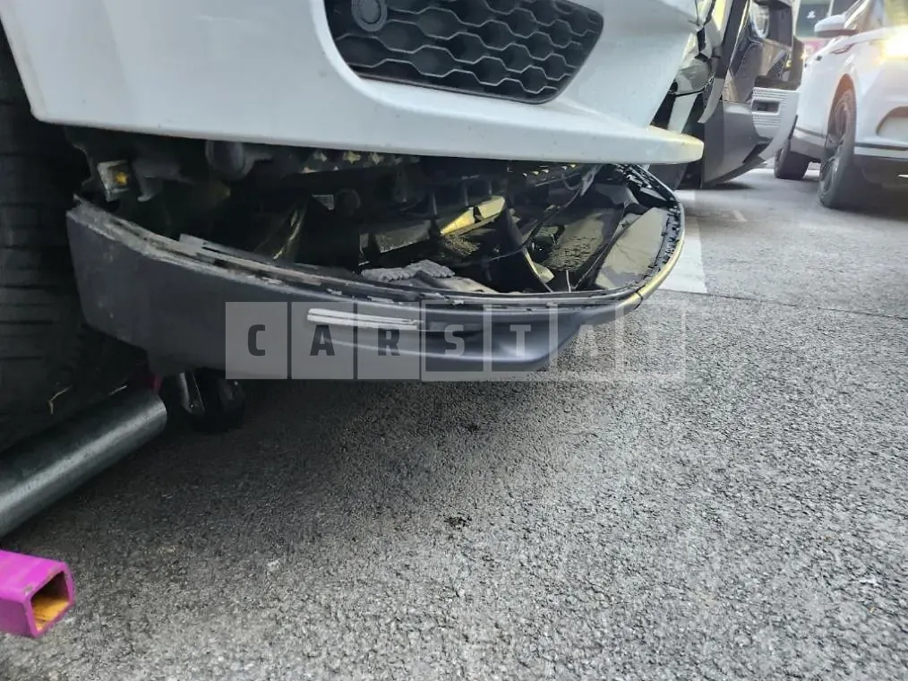 Photo 2 of 52: 2016 Jaguar F-Pace 20d, VIN SADCA2BN7HA048975 — Korean insurance auction