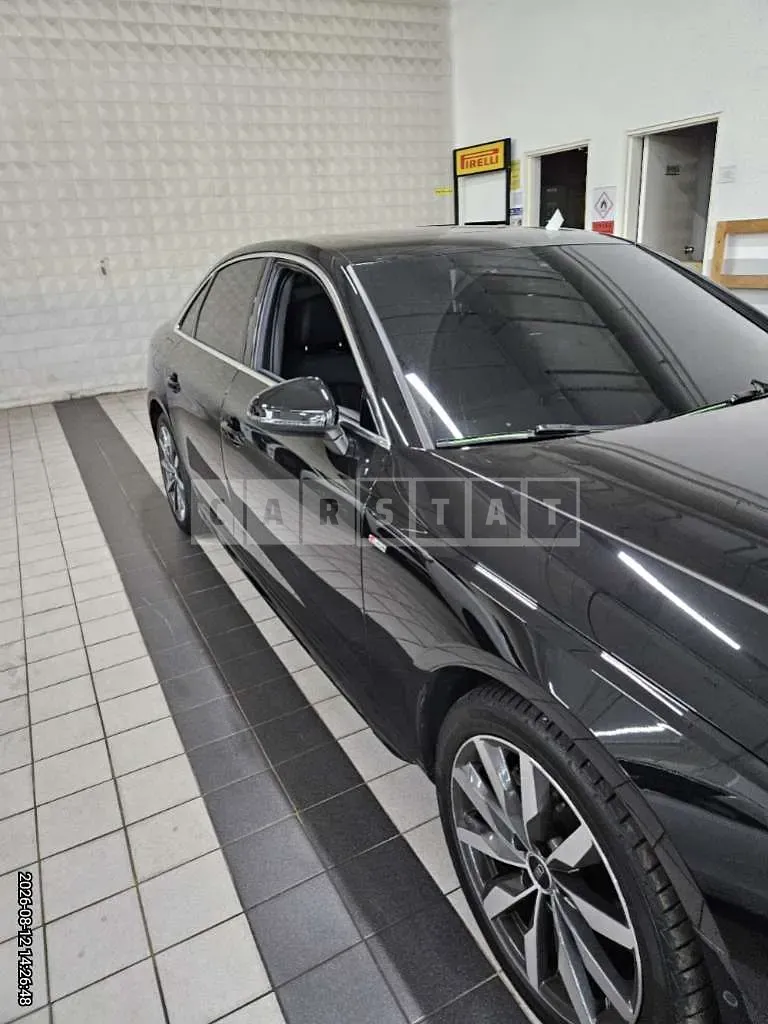 Photo 2 of 30: 2023 Audi A4 40 TFSI — Korean insurance auction