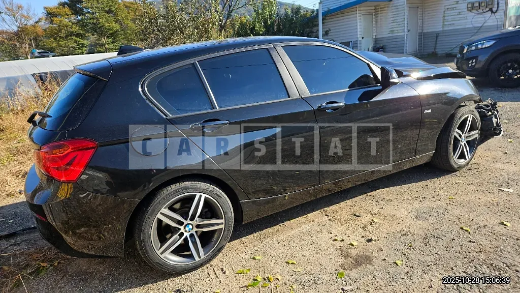 Photo 2 of 16: 2017 BMW 118d — Korean insurance auction