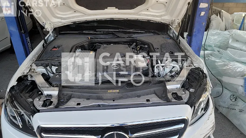 Photo 2 of 21: 2019 Mercedes-Benz E 250, VIN WDDZF4FB1LA728789 — Korean insurance auction