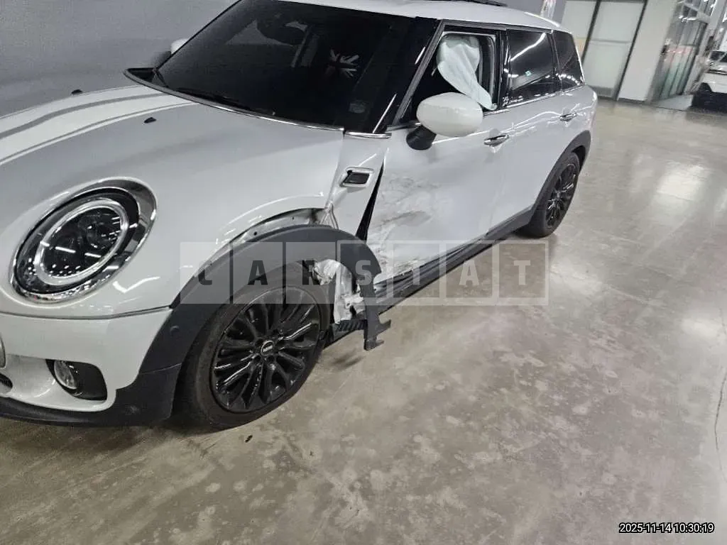 Photo 2 of 17: 2022 MINI Cooper Clubman — Korean insurance auction