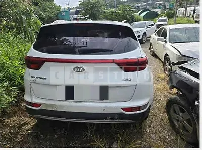 Photo 1 of 18: 2017 Kia Sportage 4WD — Korean insurance auction
