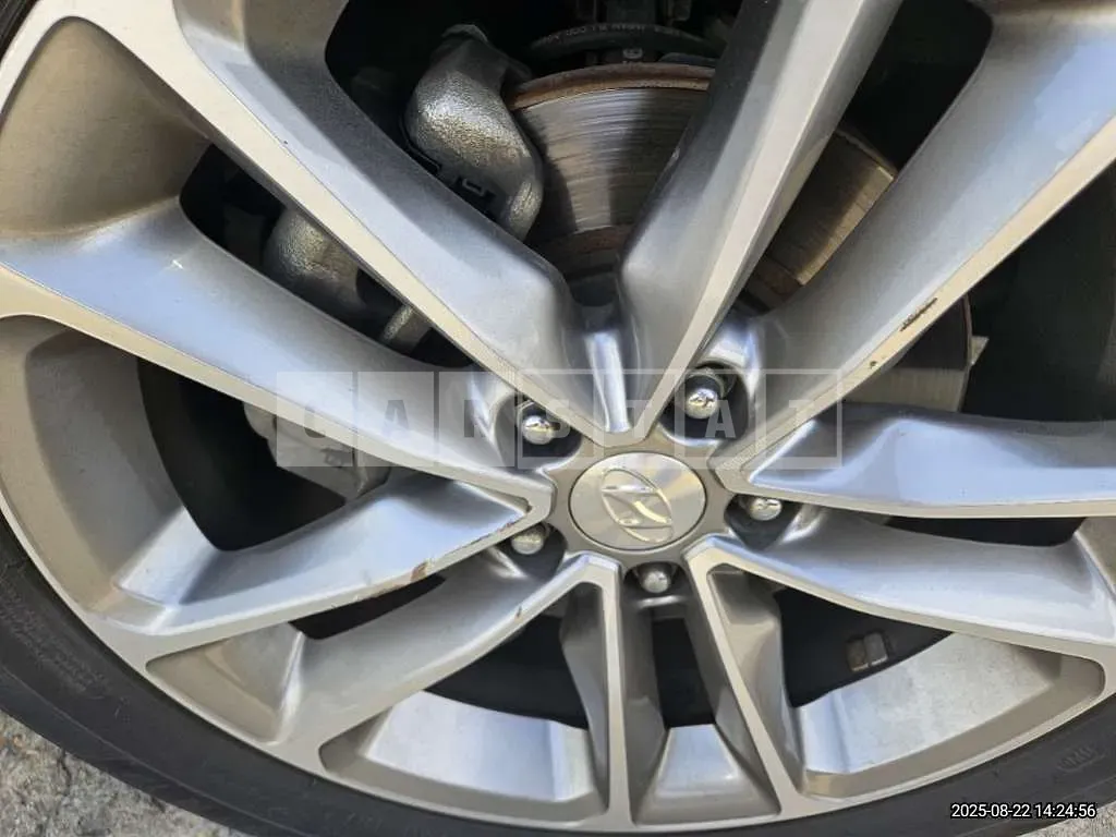 Photo 2 of 5: 2016 Hyundai (parts) Santa Fe DM Wheels — Korean insurance auction