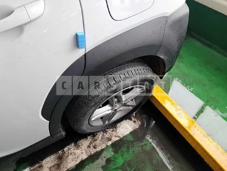 Photo 2 of 19: 2019 Hyundai Kona, VIN KMHK4815GKU408539 — Korean insurance auction