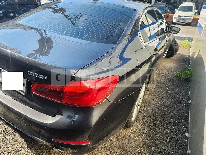 Photo 2 of 18: 2019 BMW 520i Luxury, VIN WBAJK7102KBP74602 — Korean insurance auction