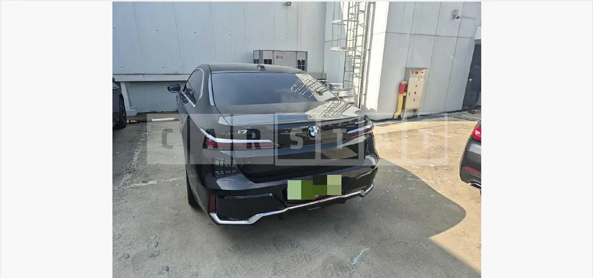 Photo 2 of 65: 2026 BMW i7 eDrive50 — Korean insurance auction