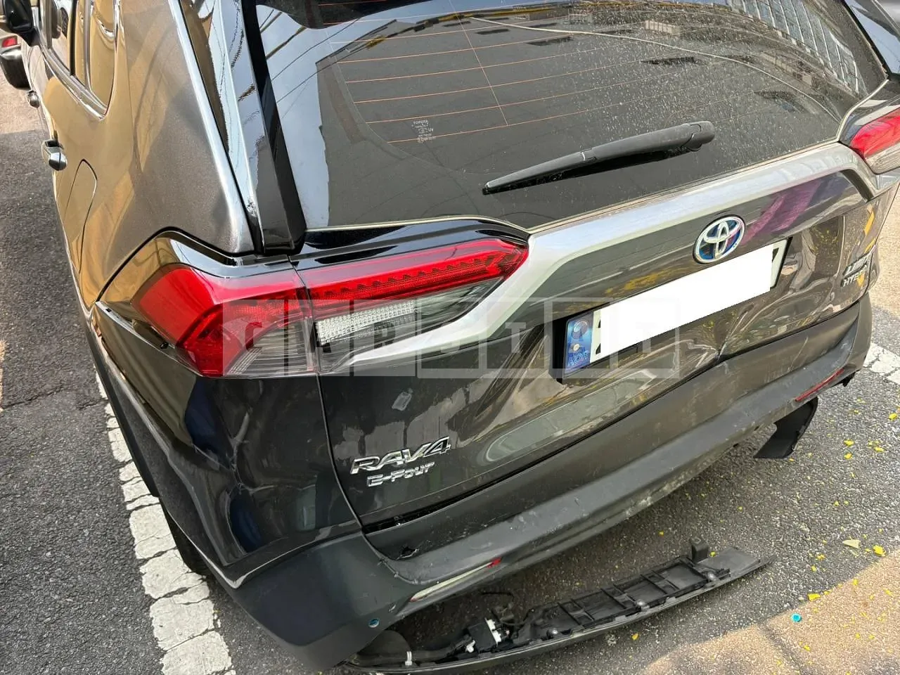 Photo 2 of 11: 2022 Toyota LAV4 Hybrid AWD, VIN JTMDWRFV8ND162174 — Korean insurance auction