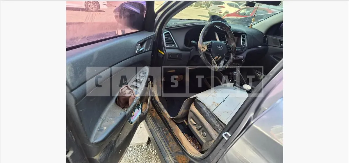 Photo 2 of 4: 2015 Hyundai Tucson 1.7 — Korean insurance auction