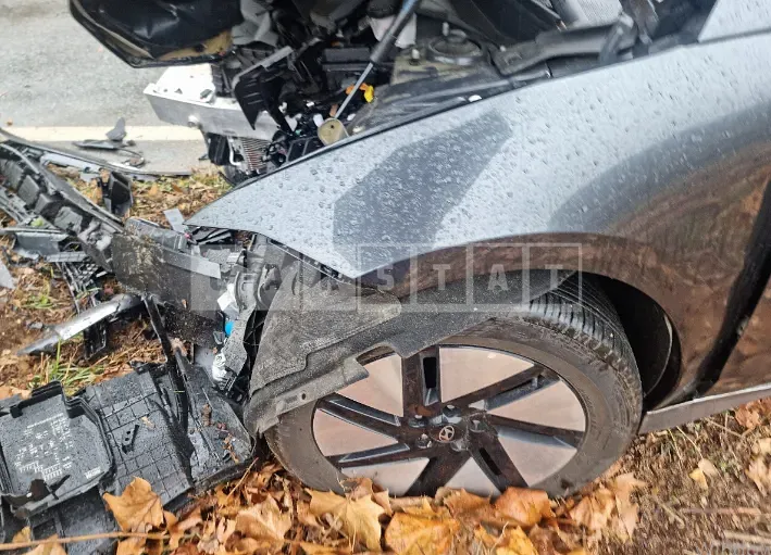 Photo 2 of 15: 2023 Hyundai Modern Ionic 6, VIN KMHM241AFPA006127 — Korean insurance auction