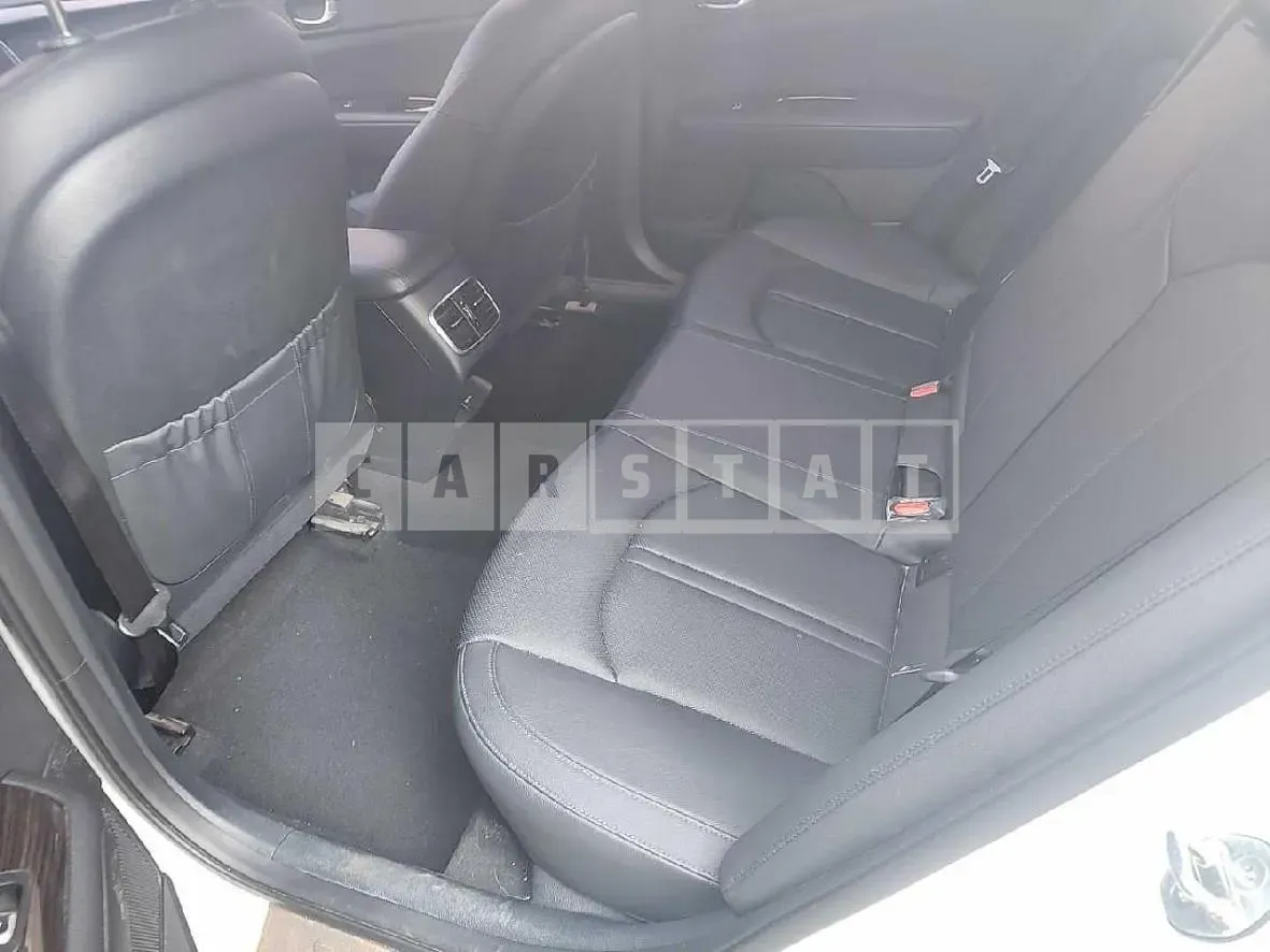 Photo 2 of 14: 2017 Kia K5 — Korean insurance auction