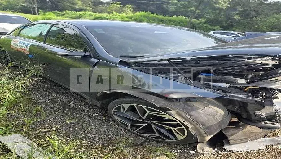 Photo 2 of 27: 2023 Hyundai IONIQ 6 — Korean insurance auction