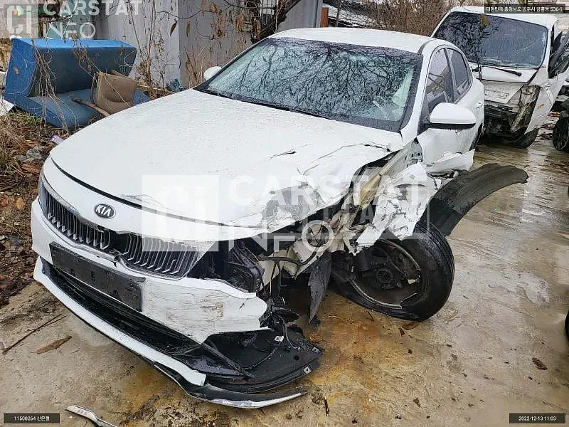 Photo 2 of 16: 2018 Kia K5, VIN KNAGS416BKA311041 — Korean insurance auction