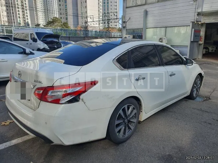 Photo 2 of 7: 2017 Nissan Altima 2.5 — Korean insurance auction