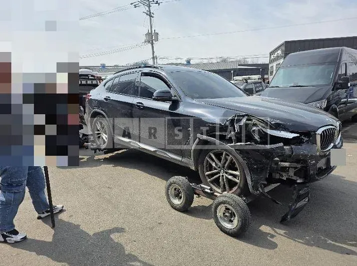 Photo 2 of 31: 2021 BMW X4 xDrive20i, VIN WBA2V9104M9H54775 — Korean insurance auction