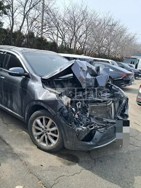 Photo 2 of 4: 2016 Kia Sorento 2.2 — Korean insurance auction