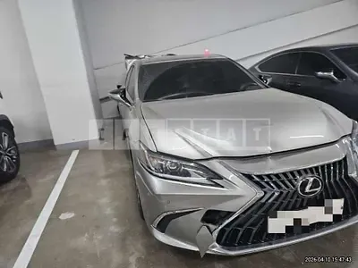 Photo 1 of 17: 2024 Lexus ES300h — Korean insurance auction