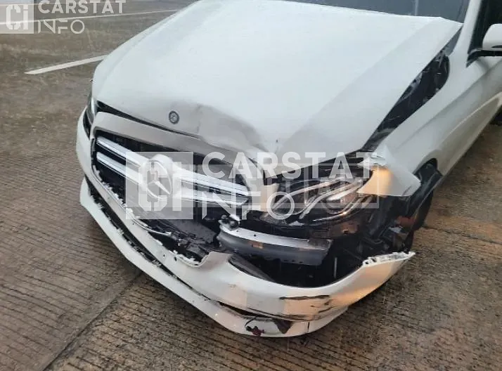 Photo 2 of 7: 2017 Mercedes-Benz E200 — Korean insurance auction