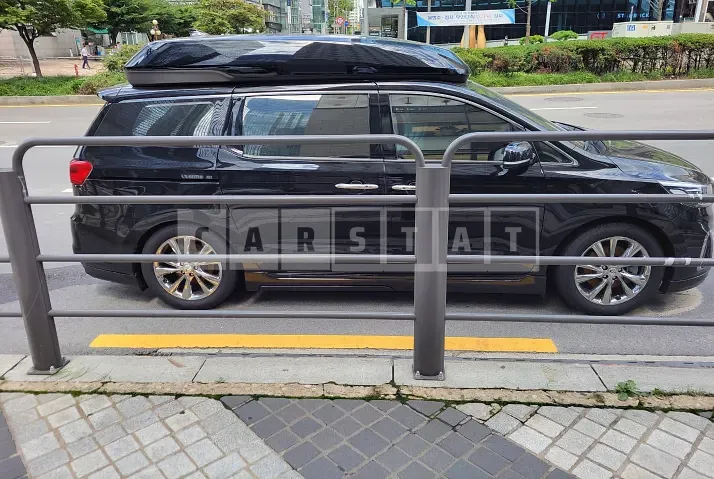 Photo 2 of 25: 2019 Kia Carnival, VIN KNAME811BKS571389 — Korean insurance auction