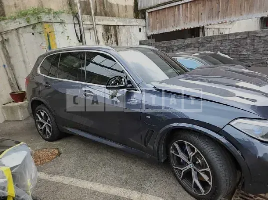Photo 2 of 9: 2021 BMW X5, VIN WBATA6105M9G93967 — Korean insurance auction