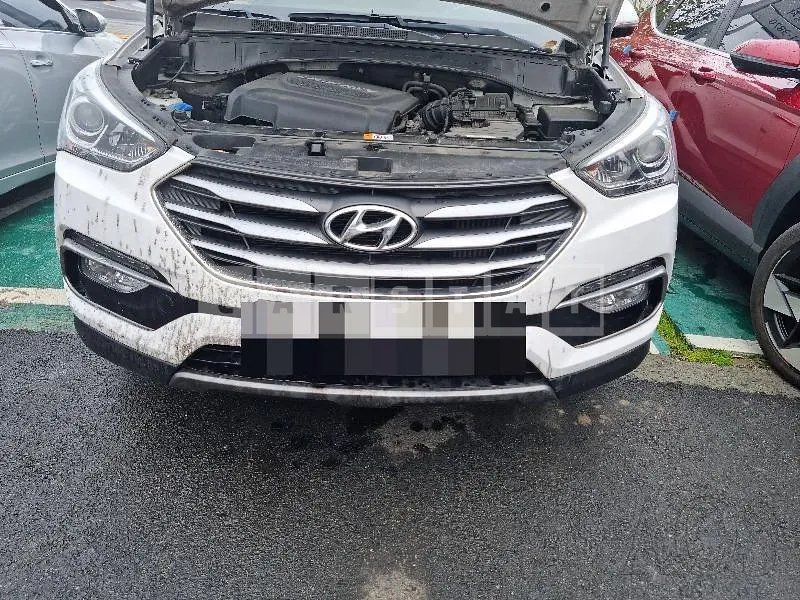 Photo 2 of 12: 2016 Hyundai Santa Fe DM 2.0, VIN KMHSW81UBHU717025 — Korean insurance auction