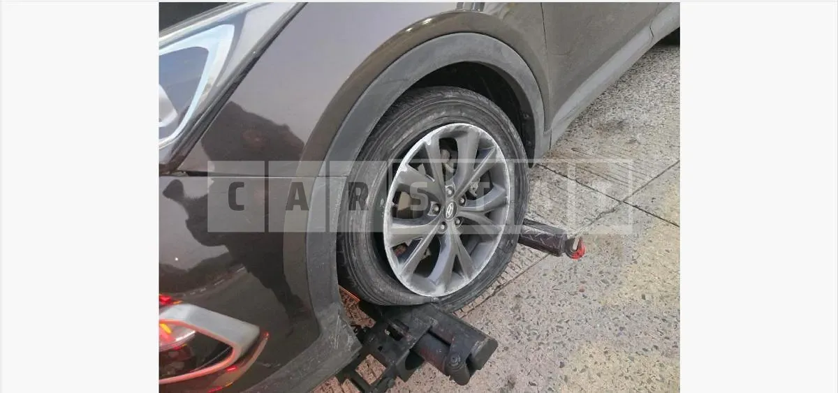 Photo 2 of 11: 2015 Hyundai Santa Fe DM — Korean insurance auction