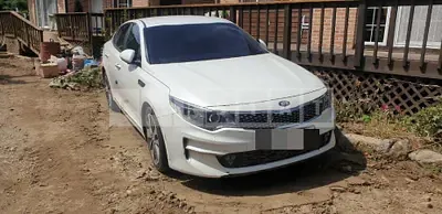 Photo 1 of 12: 2016 Kia K5, VIN KNAGU411BGA101708 — Korean insurance auction