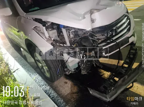 Photo 2 of 13: 2018 Hyundai Santa Fe, VIN KMHSW81UDJU818414 — Korean insurance auction