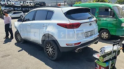 Photo 1 of 19: 2017 Kia Sportage, VIN KNAPM813BHK188185 — Korean insurance auction