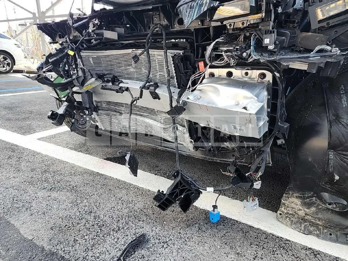 Photo 2 of 40: 2023 Hyundai IONIQ 5 Long Range, VIN KMHKR81FPPU169714 — Korean insurance auction