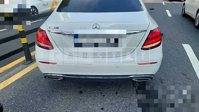 Photo 1 of 9: 2018 Mercedes-Benz E300 — Korean insurance auction