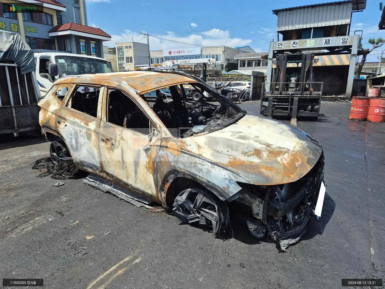 Photo 2 of 12: 2020 Hyundai Tucson, VIN KMHJE81BGMU005160 — Korean insurance auction