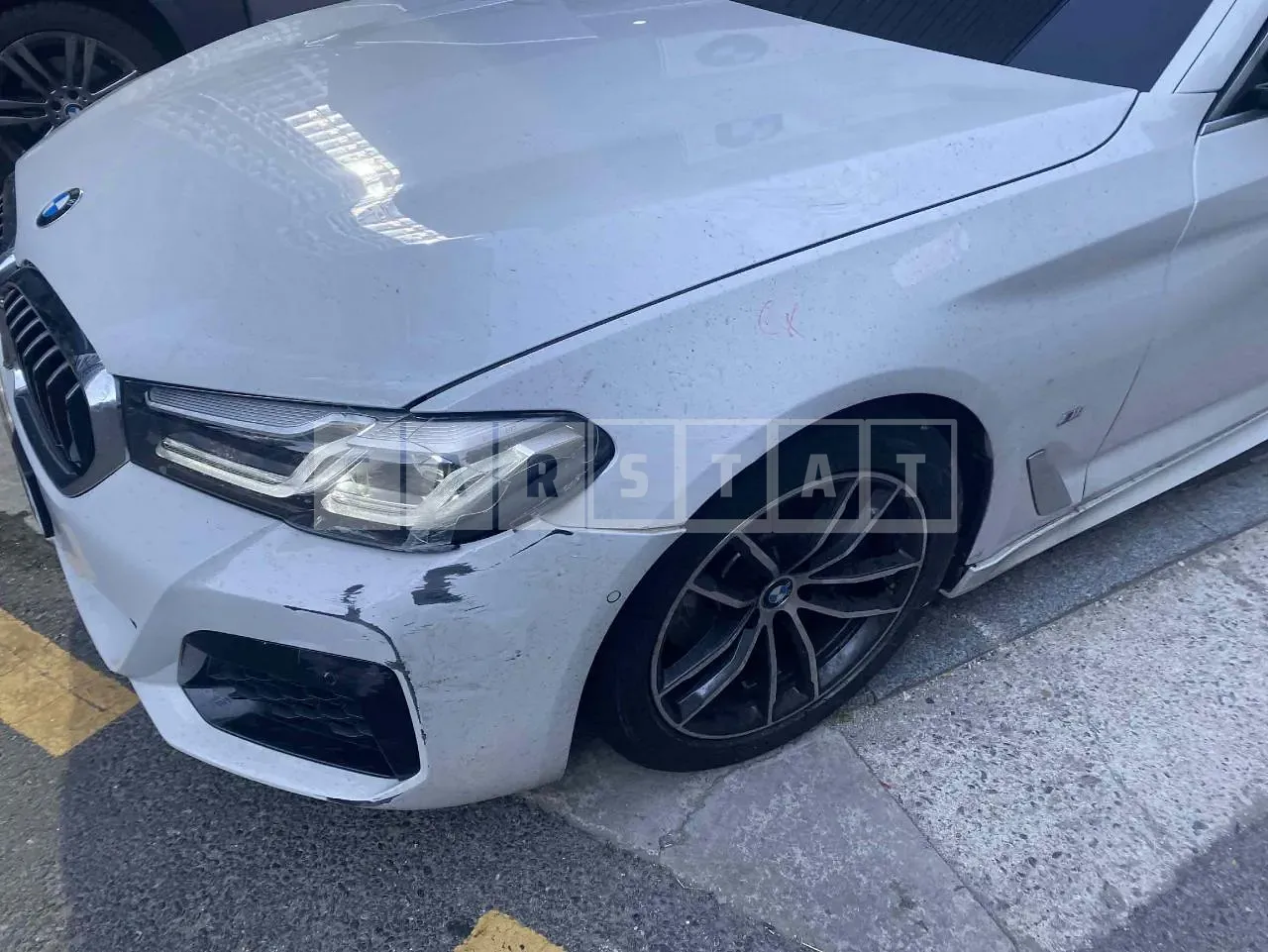 Photo 2 of 25: 2023 BMW 520i, VIN WBA11BH02PWX96627 — Korean insurance auction