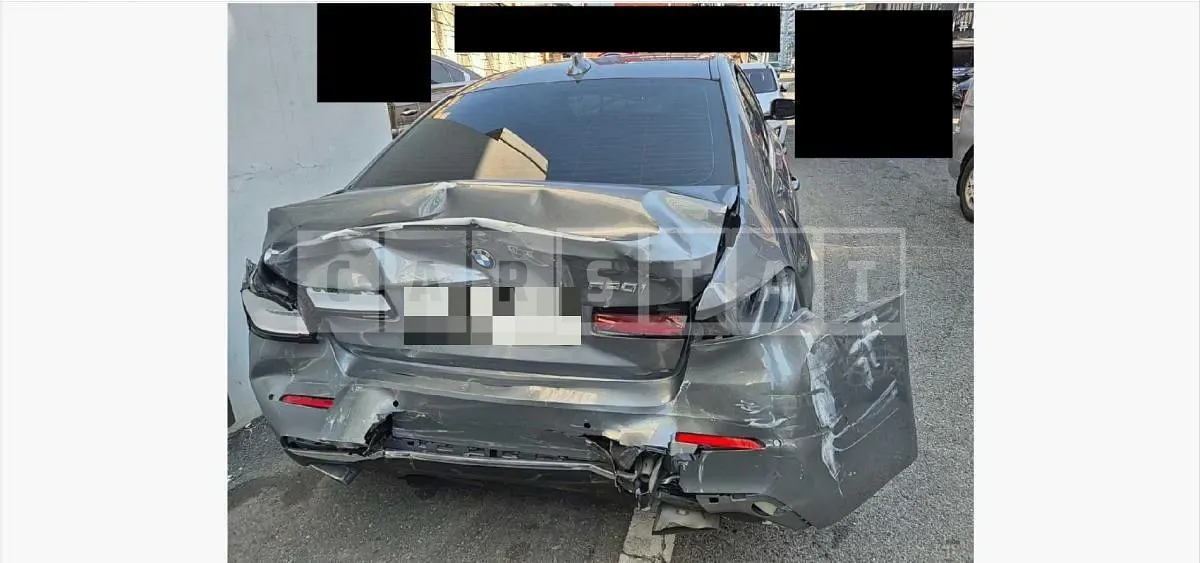 Photo 2 of 9: 2022 BMW 520i — Korean insurance auction