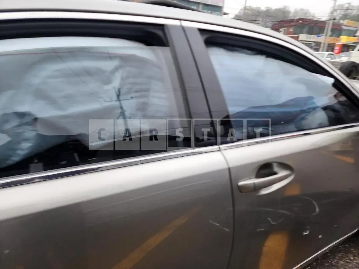 Photo 2 of 36: 2018 Lexus ES300h, VIN JTHBW1GG7J2177049 — Korean insurance auction