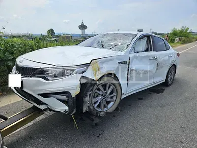 Photo 1 of 40: 2020 Kia K5 — Korean insurance auction