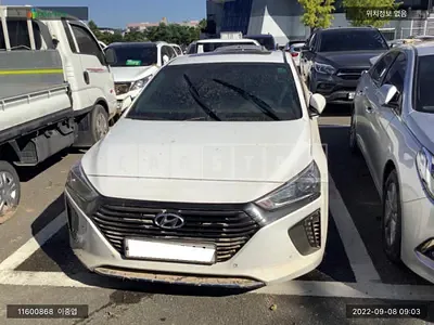 Photo 1 of 6: 2017 Hyundai Ionic (Hybrid), VIN KMHC851CGHU023335 — Korean insurance auction